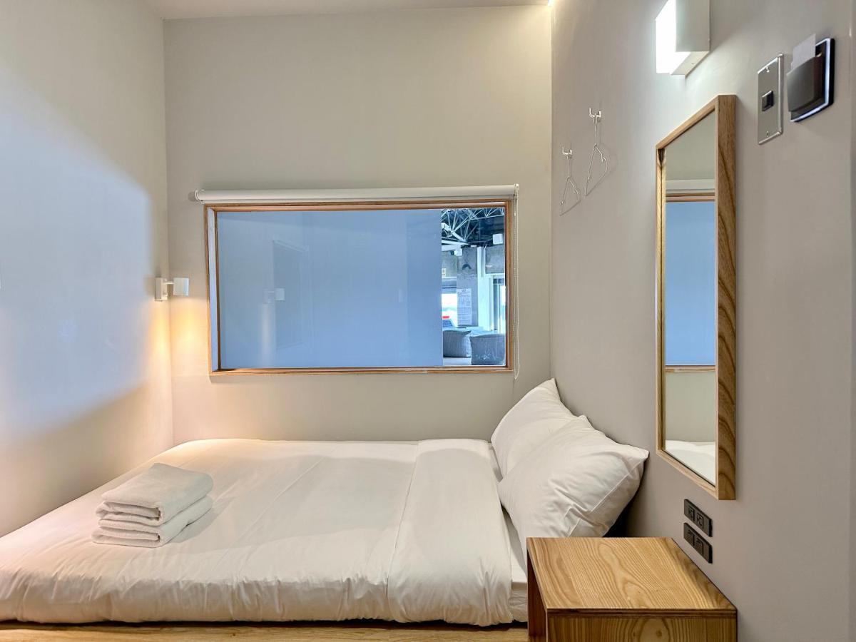 Kw2 Hostel Kaohsiung Exterior photo
